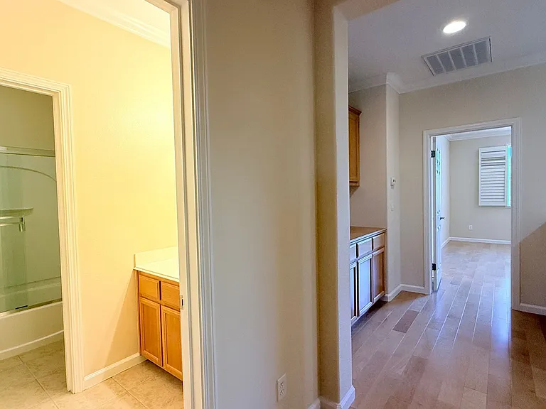 304 Karelian St — Photo 32
