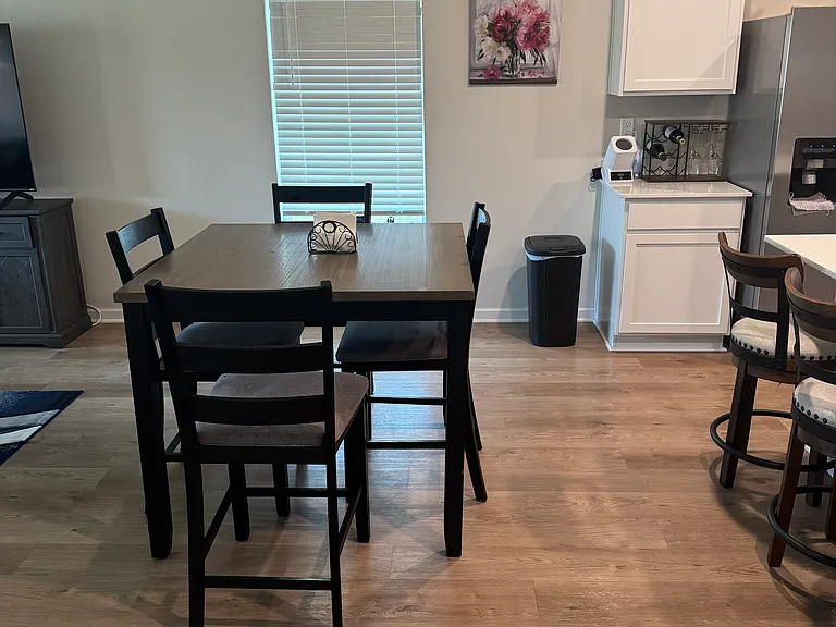 1217 E Stetson Ln — Photo 5