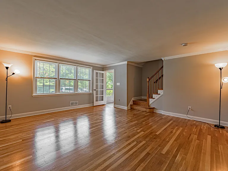 1565 Dellsway Rd — Photo 7