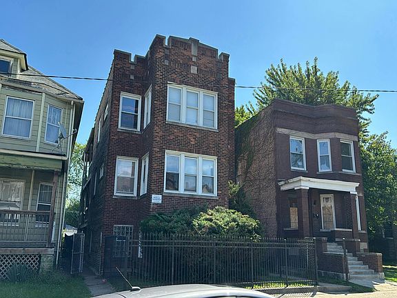 3rd image of 7831 S Burnham Ave