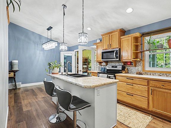 4th image of 14905 Canary Dr