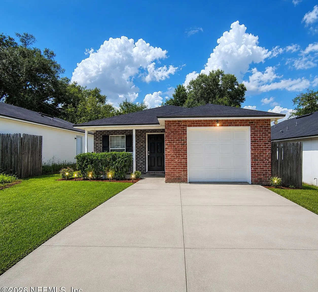 3 bed, 2.0 bath, 1220 sqft, $1,800 — Photo 1