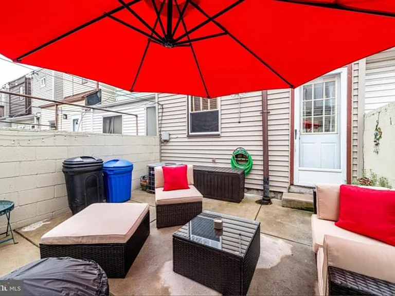 213 Daly St — Photo 20