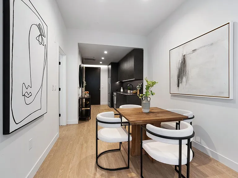 Venue Residences — Photo 54