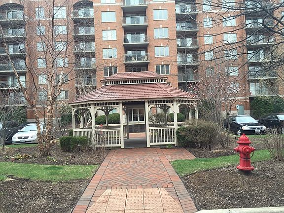 5th image of 430 Western Ave #406
