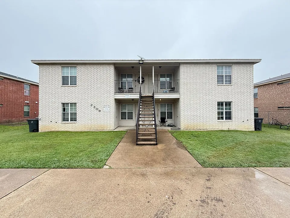 2309 Terrace Dr #C