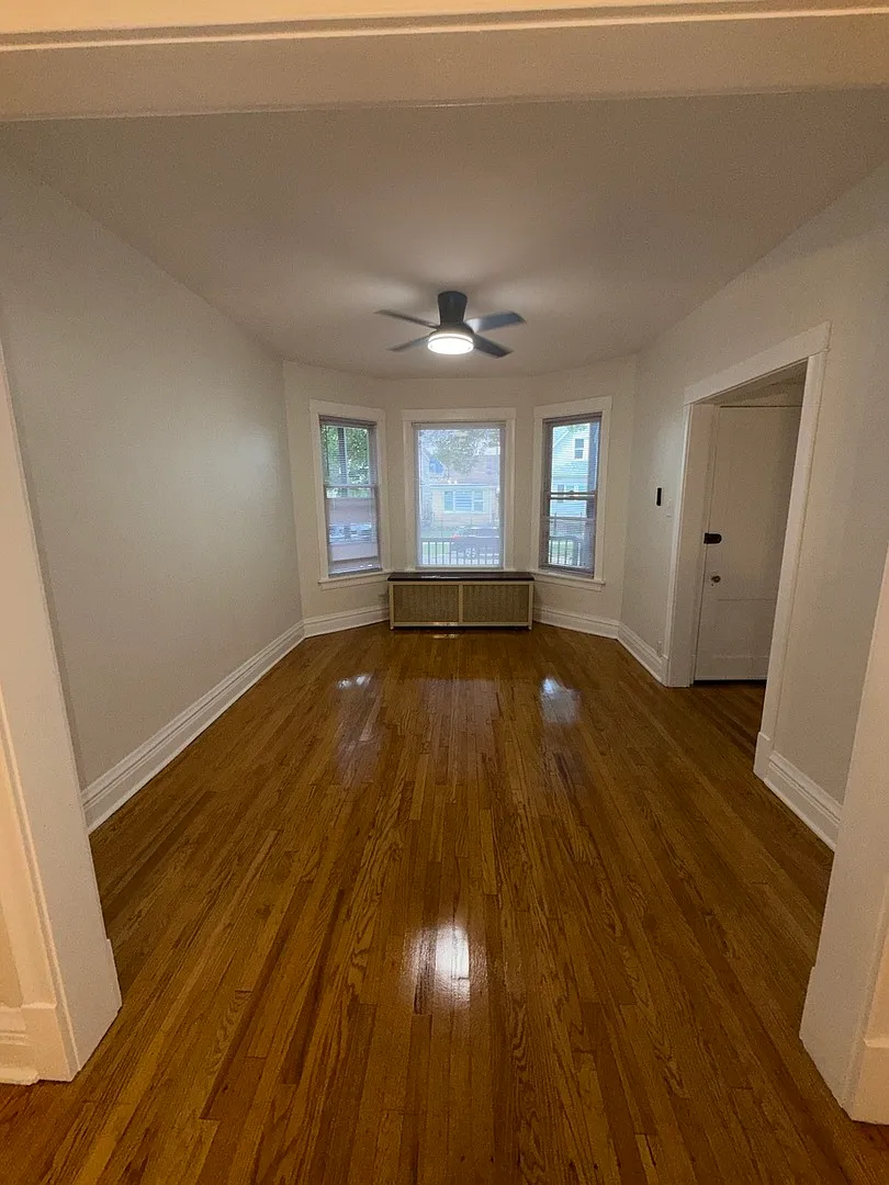 2 bed, 1200 sqft, $2,000 — Photo 2