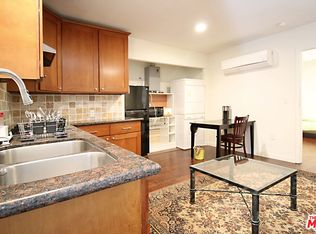 4848 Oakwood Ave #1/2, Los Angeles, CA 90004