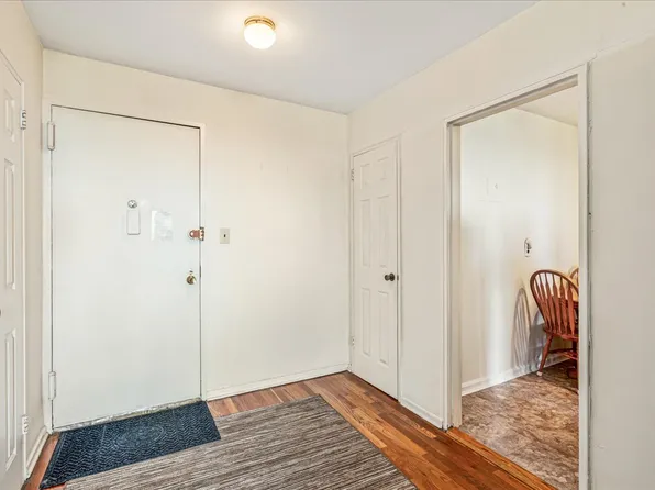 151-05 Cross Island Parkway image 2 of 20