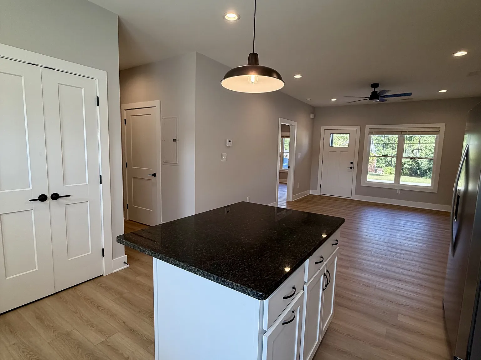 118 Beechwood Dr — Photo 4