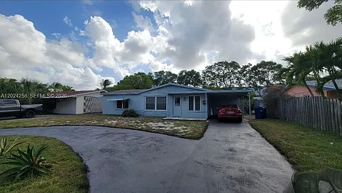 4841 NW 10th Ter Photo 1