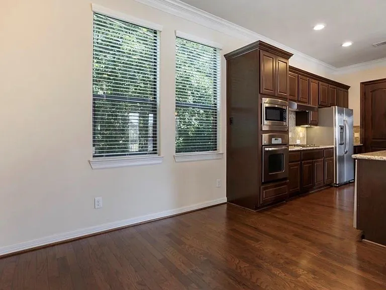 5503 Livorno Way — Photo 9