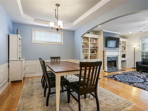 4th image of 743 Gardenside Cir SE