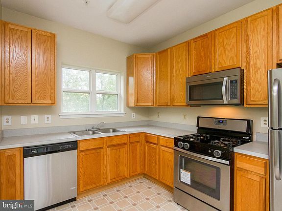 4th image of 6579 Grange Ln Unit 104