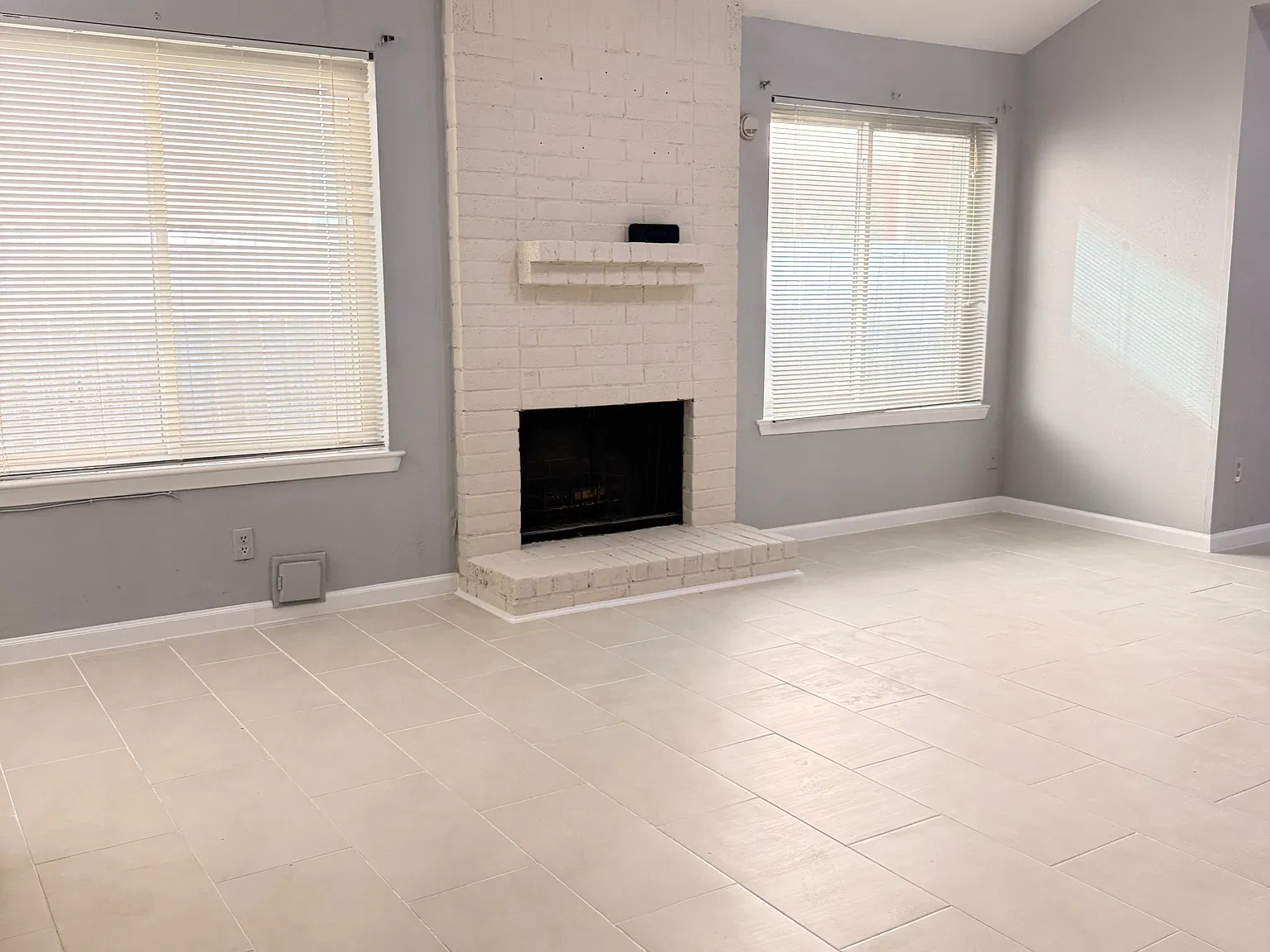 4 bed, 1379 sqft, $2,000 — Photo 3