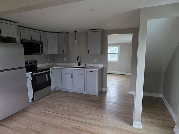 5th image of 420 Marengo St Floor 2