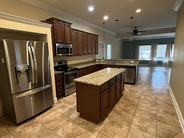 808 Pine Alley St — Photo 15