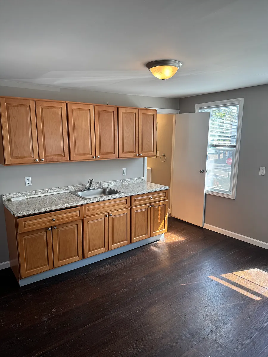 Building Photo - 12 Saltonstall Ave #2