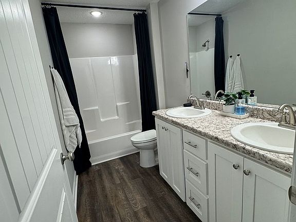 4th image of 465 Church Cir