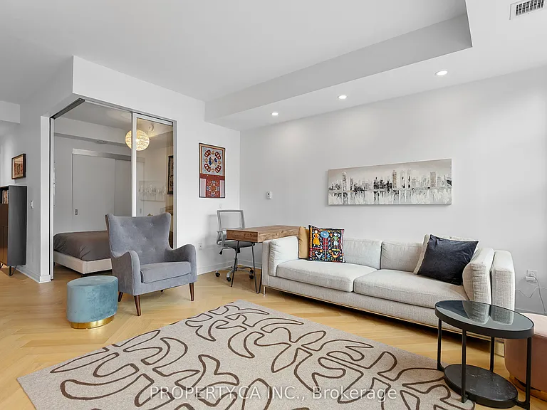 501 Adelaide St W #303 — Photo 20