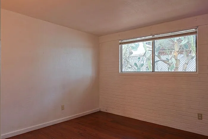 618 N Medford Dr — Photo 17