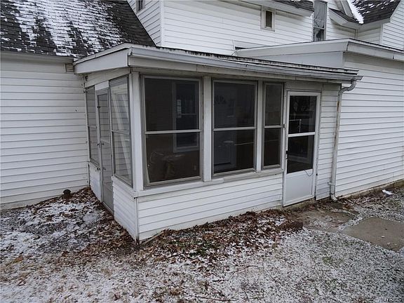 2nd image of 7 Tew St
