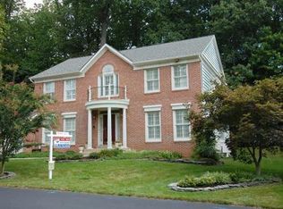 8974 Home Guard Dr, Burke, VA 22015