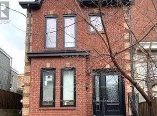 1 Givins St #2, Toronto, ON M6J 2X5