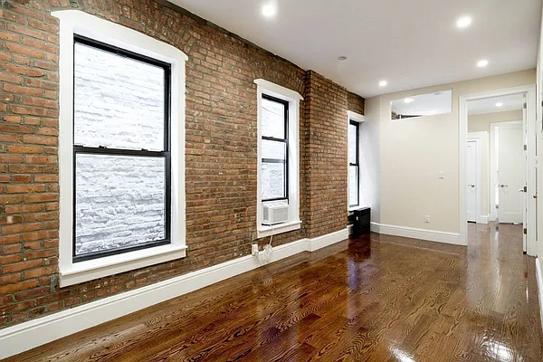 Rented by Compass | media 45