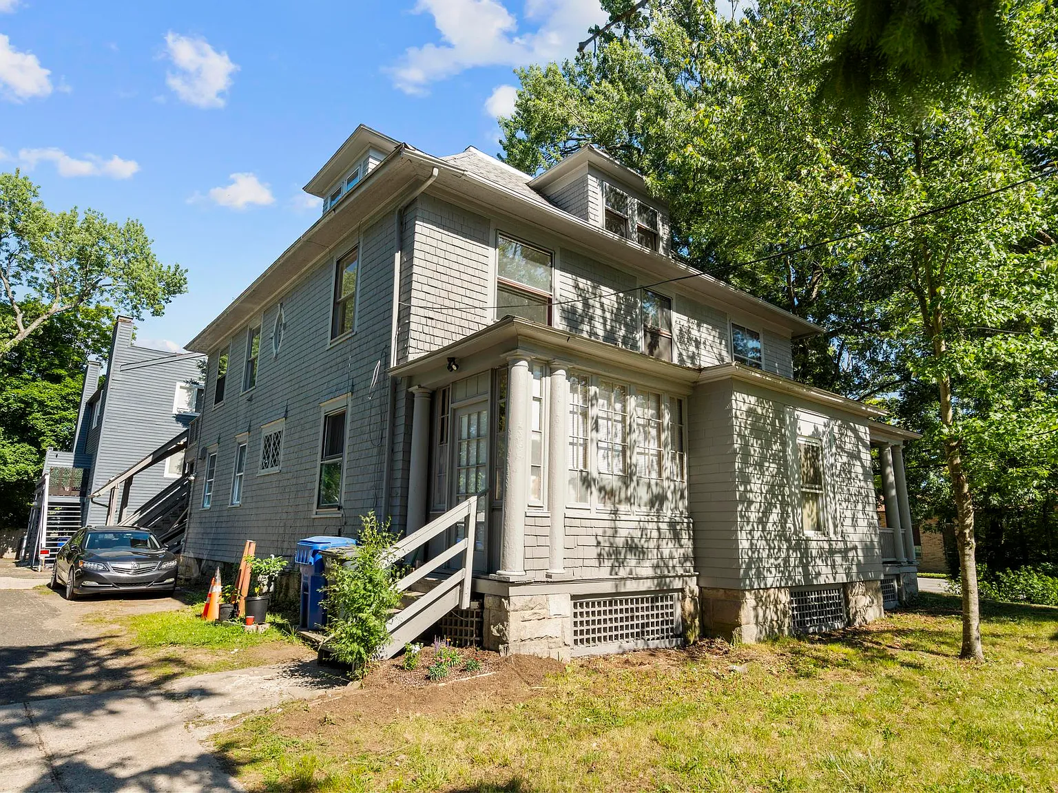 2 bed, 1.5 bath, 1000 sqft, $1,650 — Photo 2