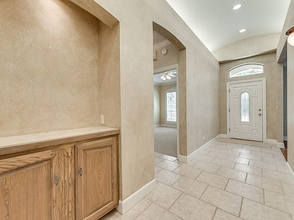 3rd image of 5608 Fenway Dr