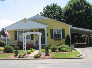 9 Anama Ave, Rumford, RI 02916