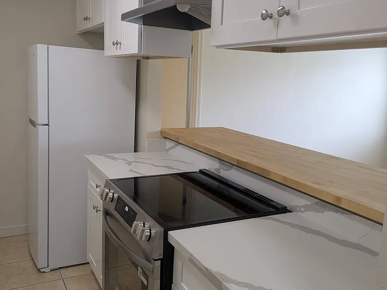416 Estrella Ave #6 — Photo 7