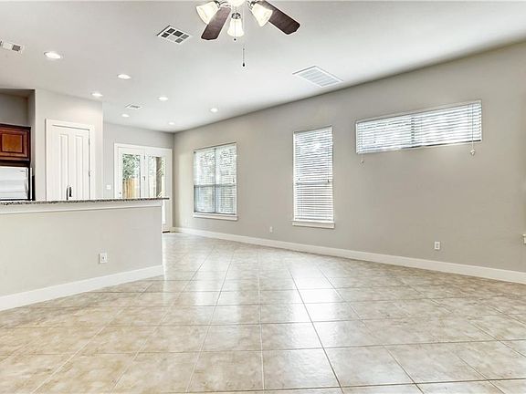 4th image of 5405 Woodrow Ave #B