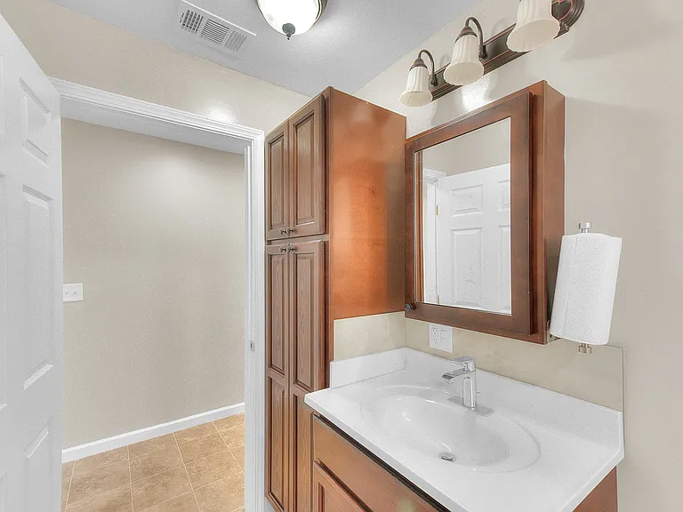 24600 Cypress St #24600A — Photo 7