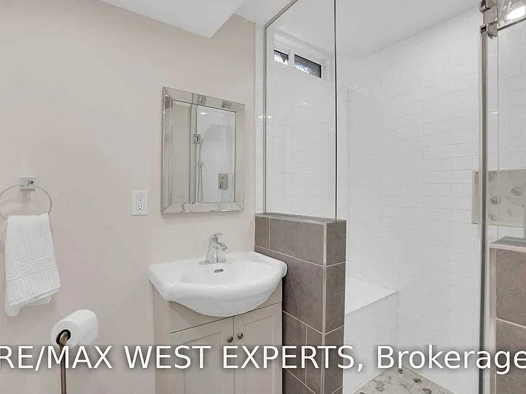 18 Forest Gate Ave — Photo 32