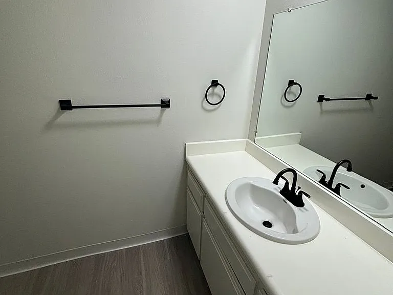 WOODCREST APARTMENTS — Photo 57