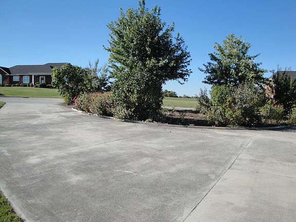 5th image of 139 Jerrimac Ln