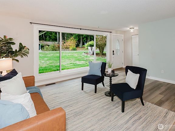 5th image of 1135 Hillandale Drive E