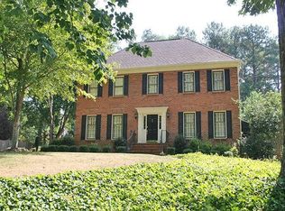 854 Newcastle Dr, Lilburn, GA 30047