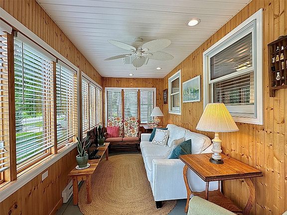 4th image of 5512 Woods Dr