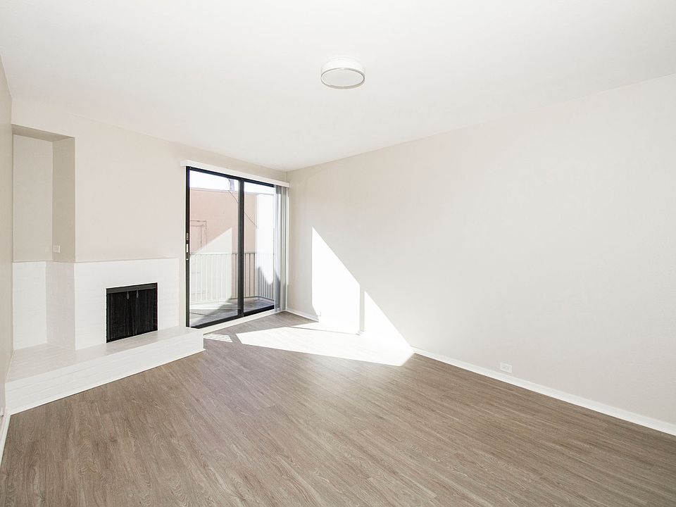 1st image of 22 Vandewater St #308