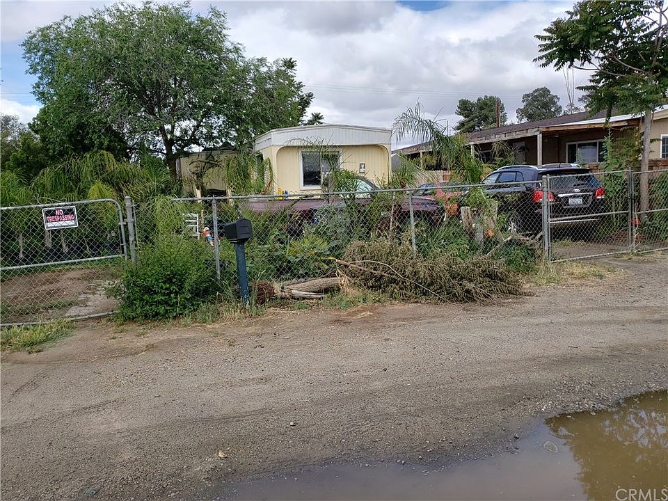 1st image of 27643 Harrison Ave