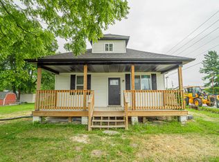 1873 Crocker St, Chesterton, IN 46304