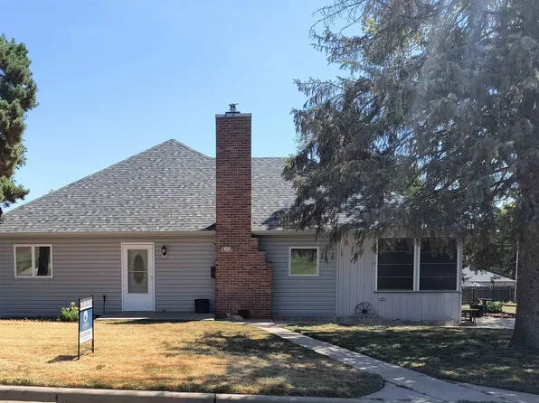924 Santa Fe St, Larned, KS 67550