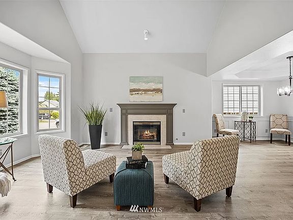 3rd image of 21429 SE 277th St