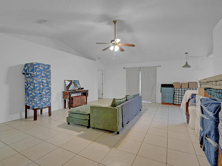 444 Island View Cir — Photo 22