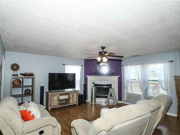 3rd image of 2390 Westmere Dr