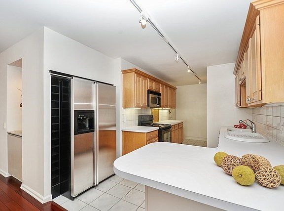 5th image of 2400 N Lakeview Ave APT 2001