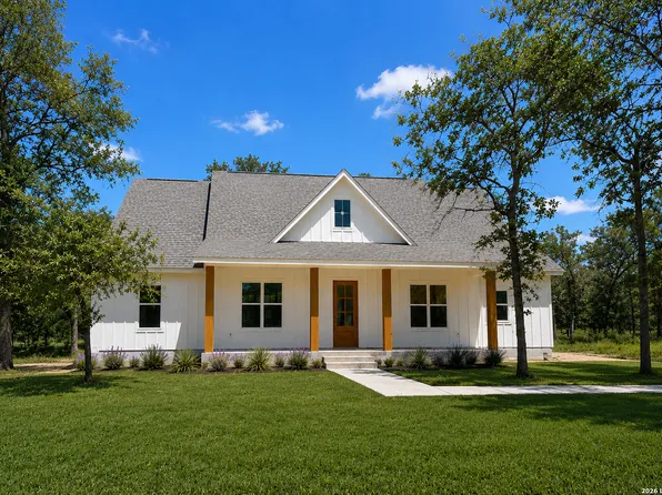 116 Pinot Pl, La Vernia, TX 78121
